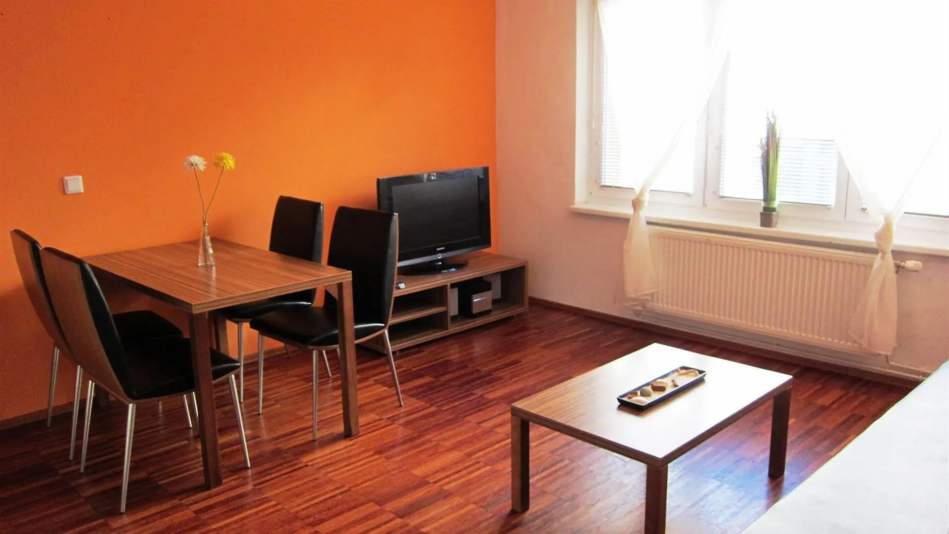 Royal Living Apartments Wiedeń 4*,