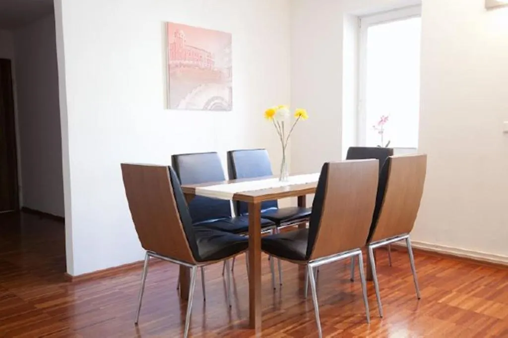 Royal Living Apartments Вена Австрия